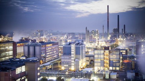 Industriepark Höchst bei Nacht